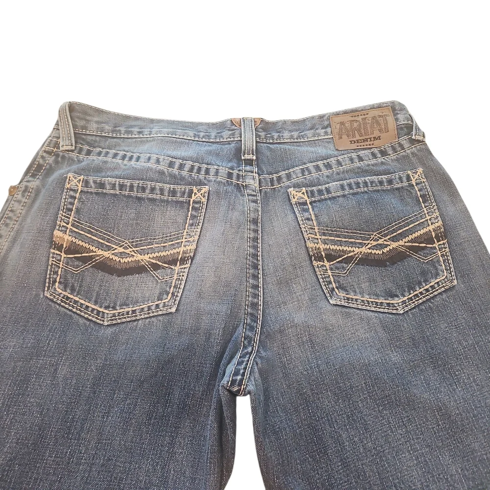 Ariat Men's Loose Fit Bootcut Jeans in Faded Blue 34×30 Great Condition